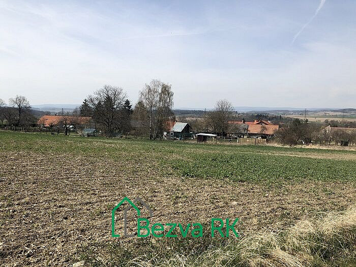 Prodej stavebního pozemku 1 980 m²