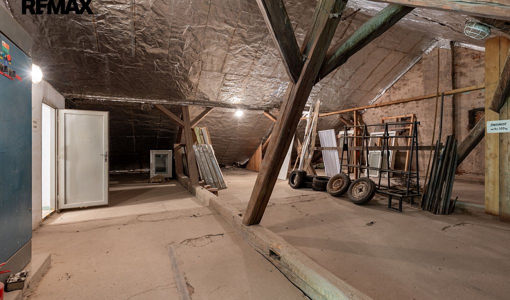 Prodej výrobních prostor 1 161 m², Nechanice – náhled fotky 22