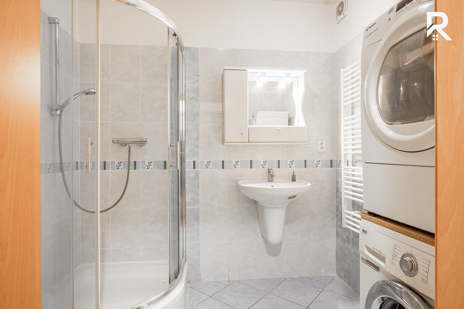 Pronájem bytu 2+kk 55 m² — photo 2