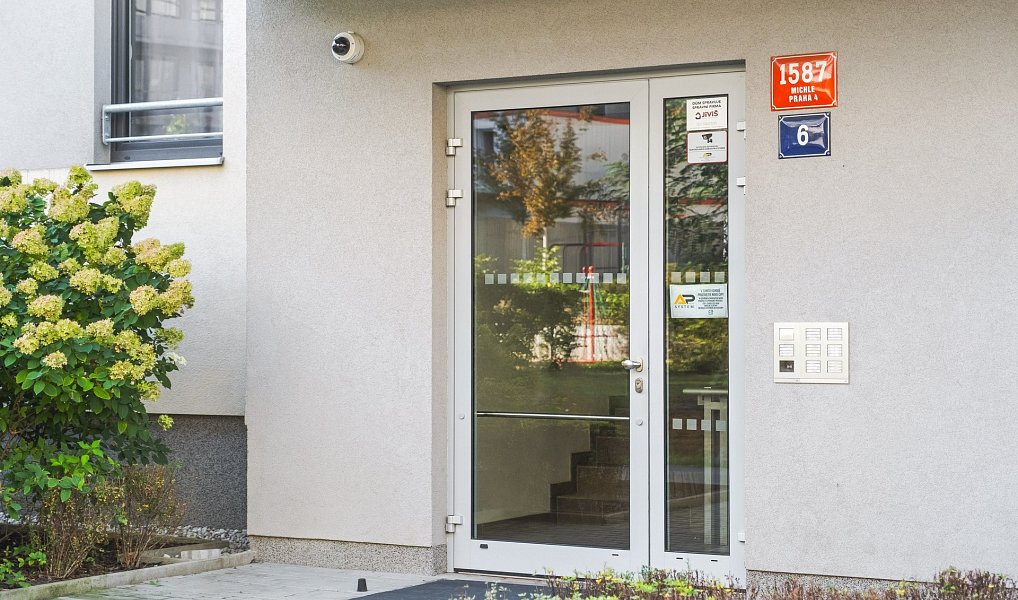 Pronájem bytu 1+kk 33 m², Praha – náhled fotky 7