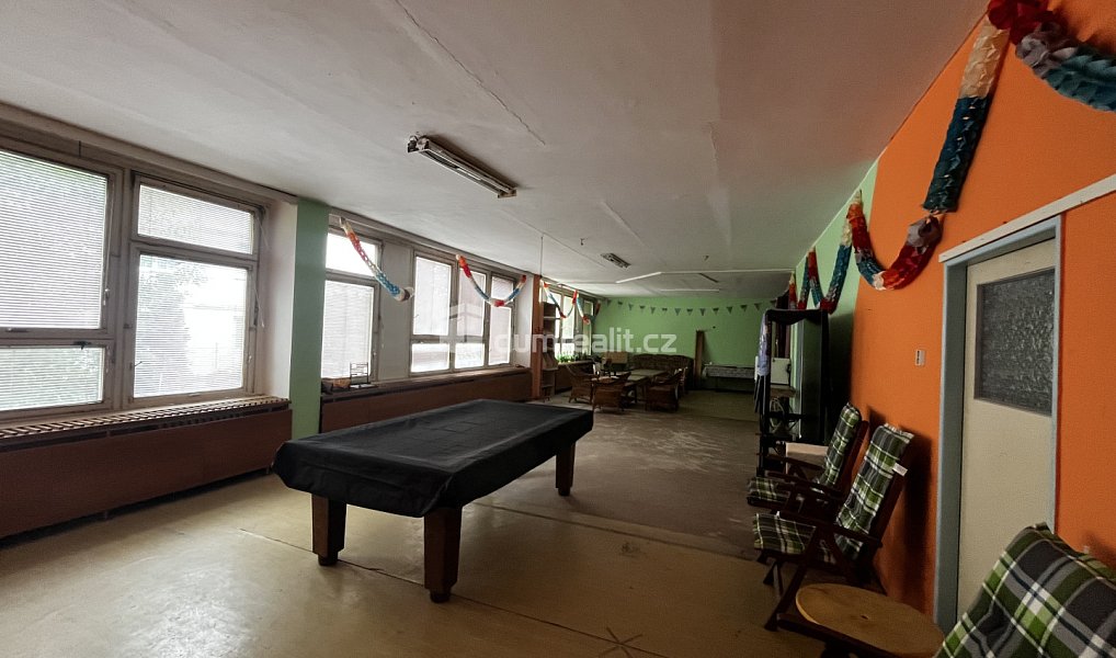 Pronájem obchodních prostor 223 m², Újezdeček – náhled fotky 11