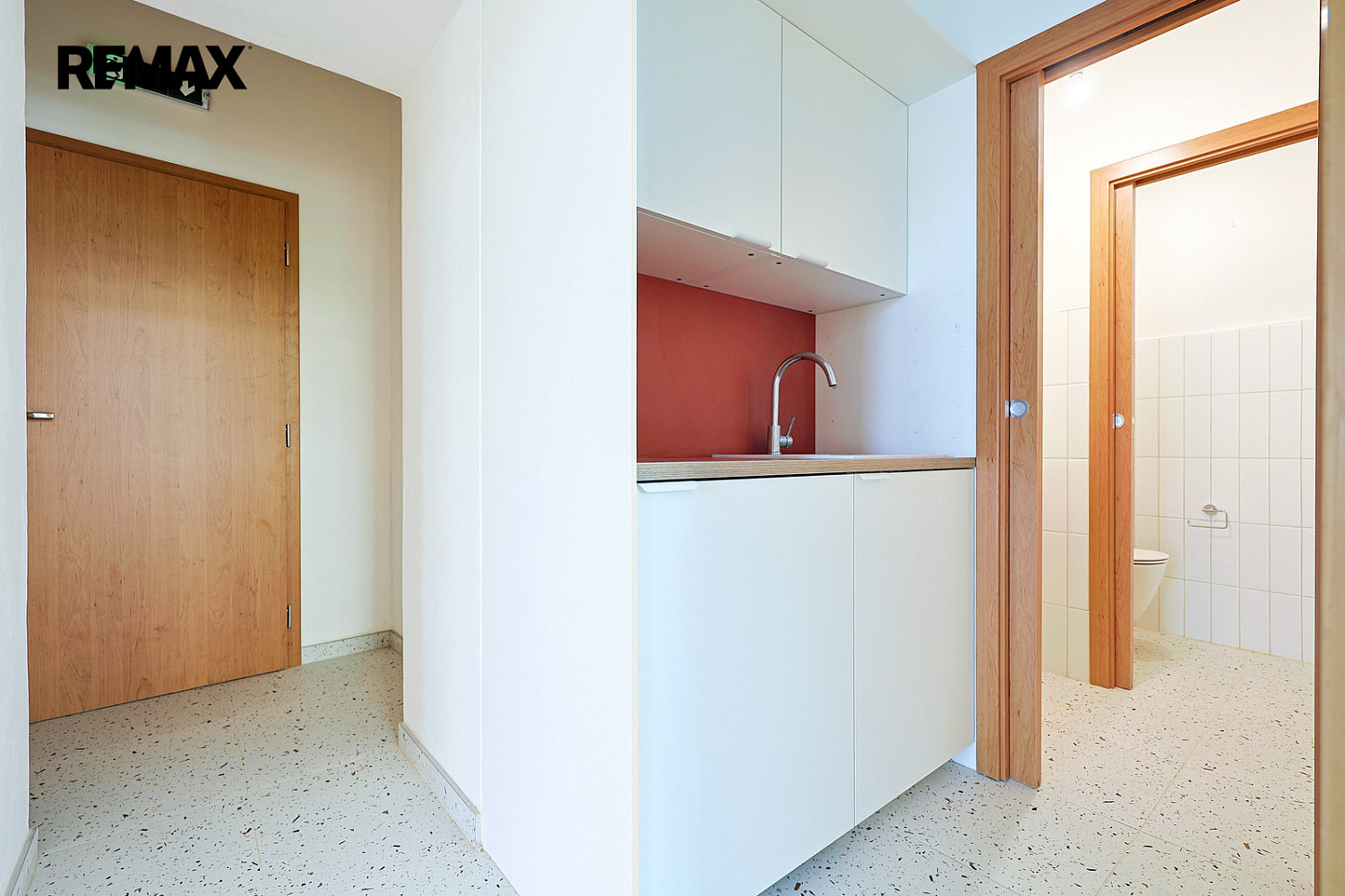 Pronájem kanceláře 51 m² – pohled 4