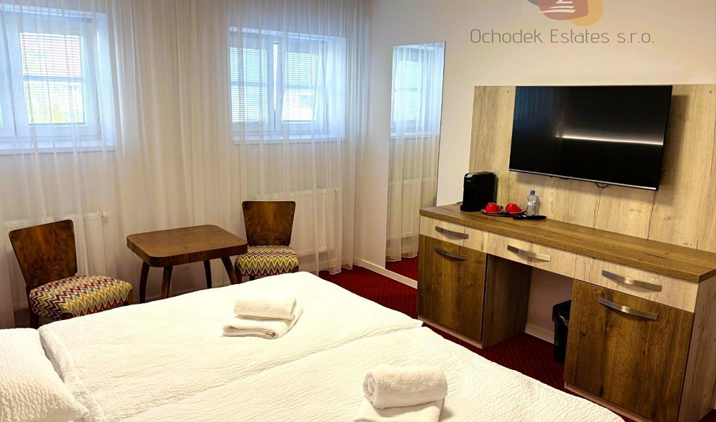 Prodej ubytovacího objektu 690 m², Hněvotín – náhled fotky 13