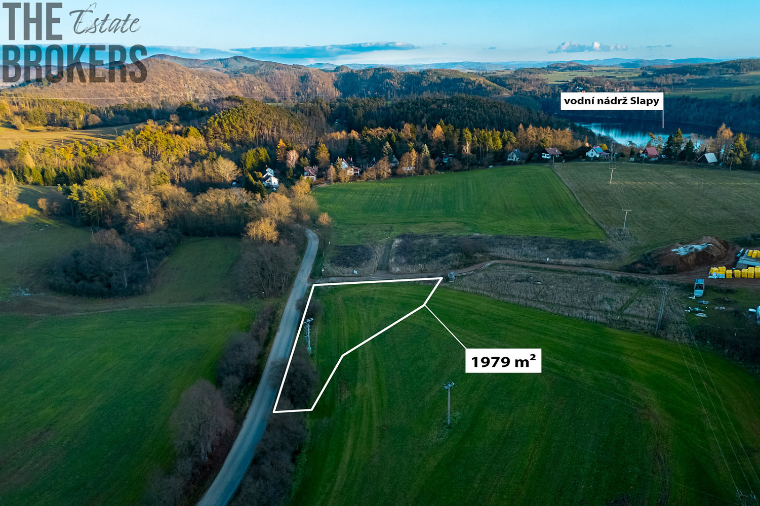 Prodej stavebního pozemku 1 979 m²