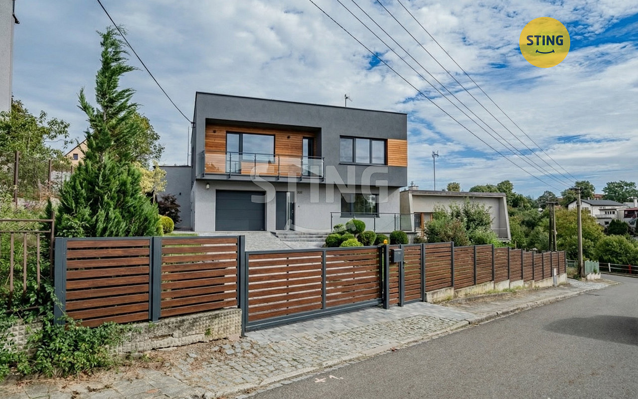 Prodej domu 220 m² s pozemkem 689 m²