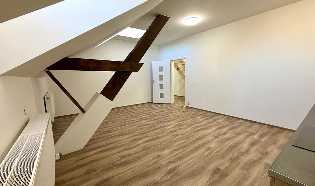 Pronájem bytu 3+kk 75 m², Cheb – náhled fotky 7