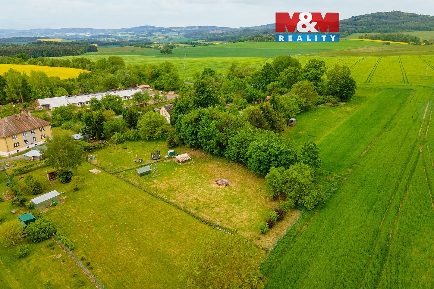 Prodej stavebního pozemku 1 016 m²