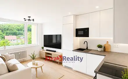 Prodej bytu 2+kk 40 m², Koněvova, Dubí, okres Teplice