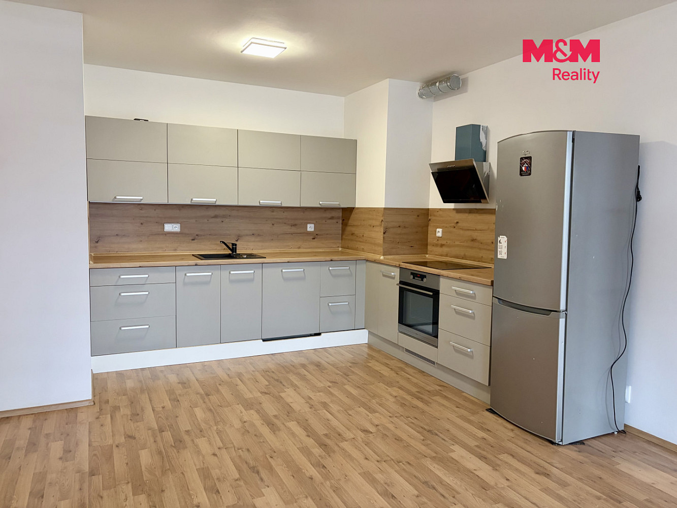 Pronájem bytu 3+kk 77 m² – fotografie 2