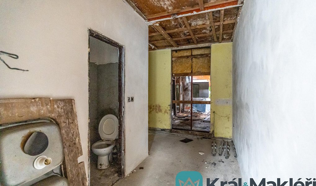 Prodej obchodních prostor 203 m², Dubí – náhled fotky 12