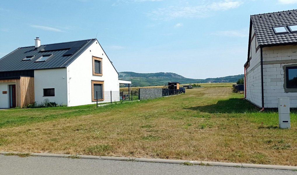 Prodej stavebního pozemku 1 600 m², Dolní Dunajovice – fotka 1 z 11