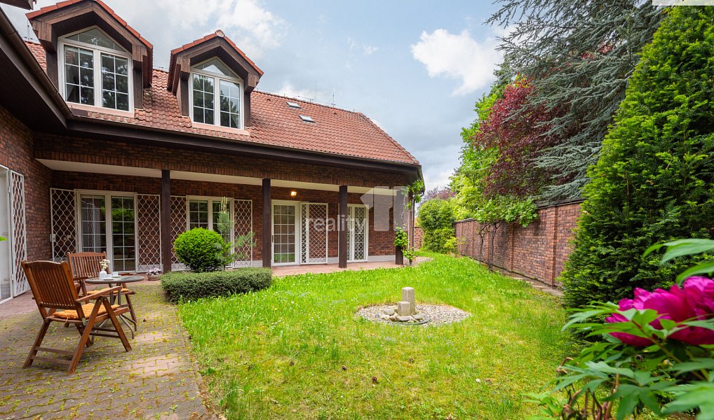 Prodej domu 420 m² s pozemkem 717 m², Praha – náhled fotky 25