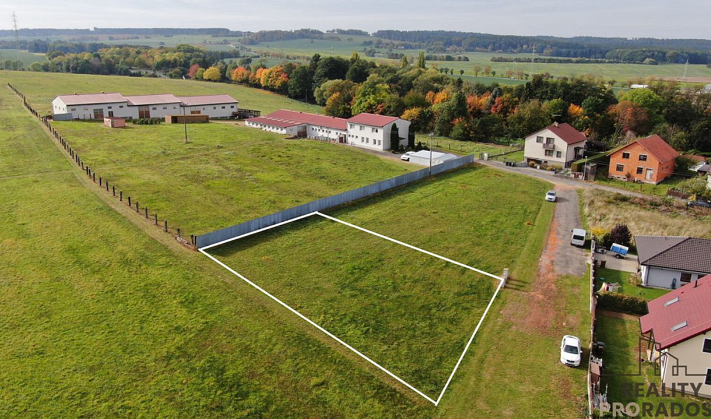 Prodej stavebního pozemku 990 m², Uhlířské Janovice – fotka 1 z 14
