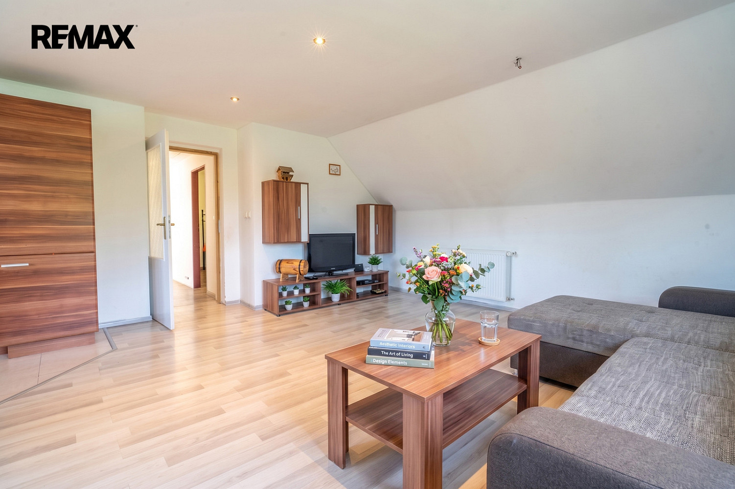 Prodej domu 133 m² s pozemkem 1 477 m² — photo 2