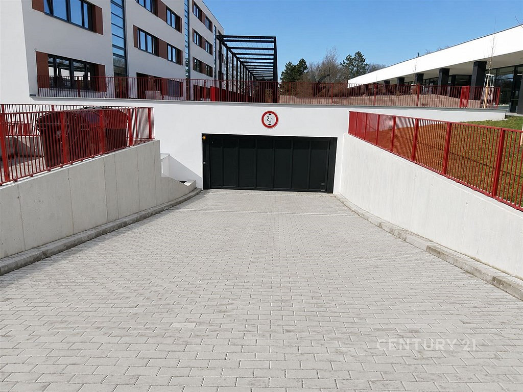 Garážové stání na ul. fillova, brnolesná, cp 13 m2, 1. pp, i pro auta s pohonem lpg nebo cng — photo 5