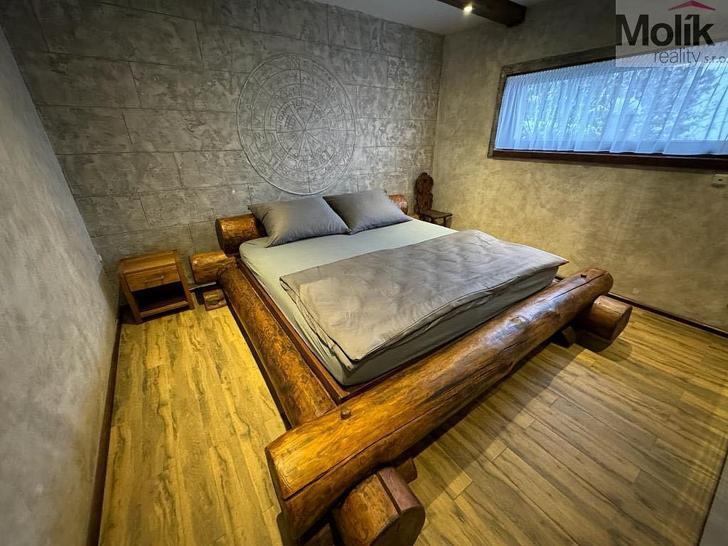 Pronájem domu 160 m² s pozemkem 525 m²