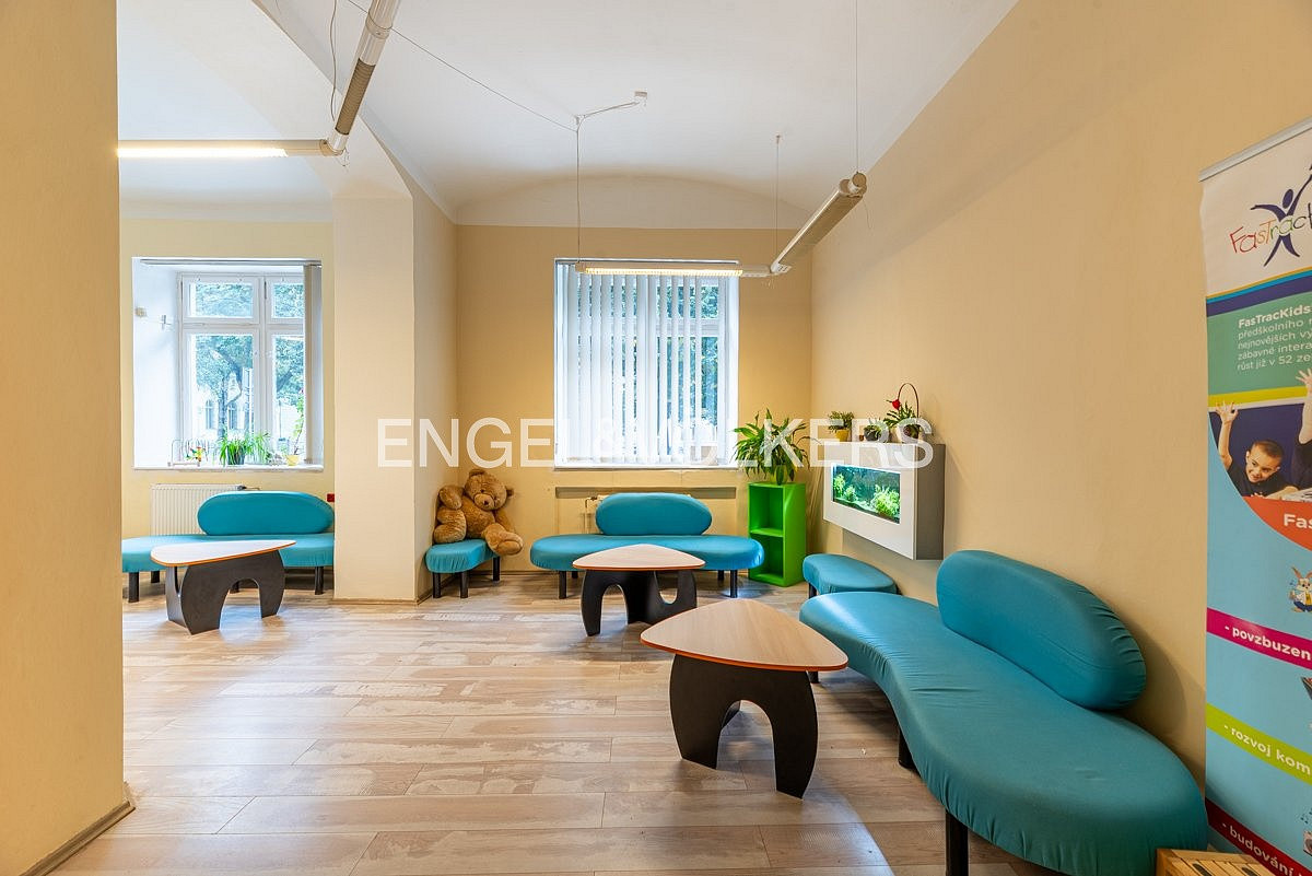 Pronájem komerčního objektu (jiného typu) 175 m² – fotografie 3