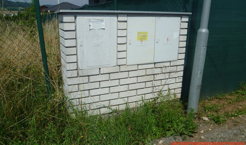 Prodej stavebního pozemku 1 249 m², Bavoryně – náhled fotky 7