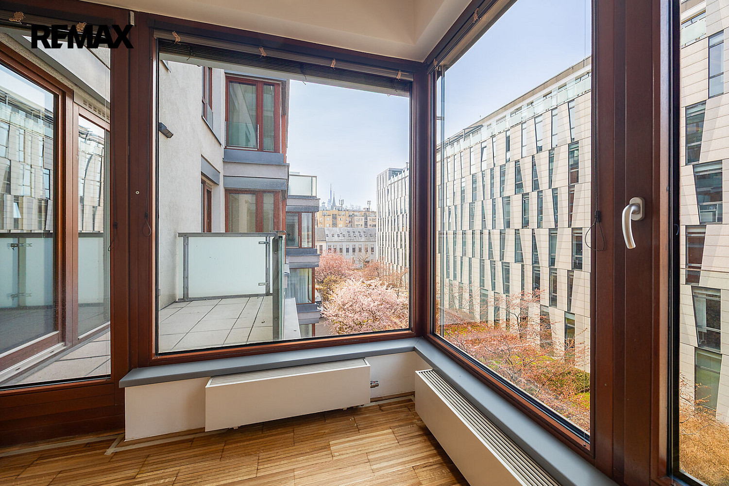 Pronájem bytu 2+kk 73 m² – fotografie 5
