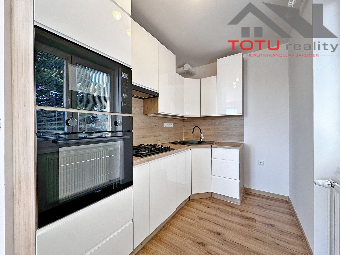 Pronájem bytu 3+kk 70 m² – fotografie 2