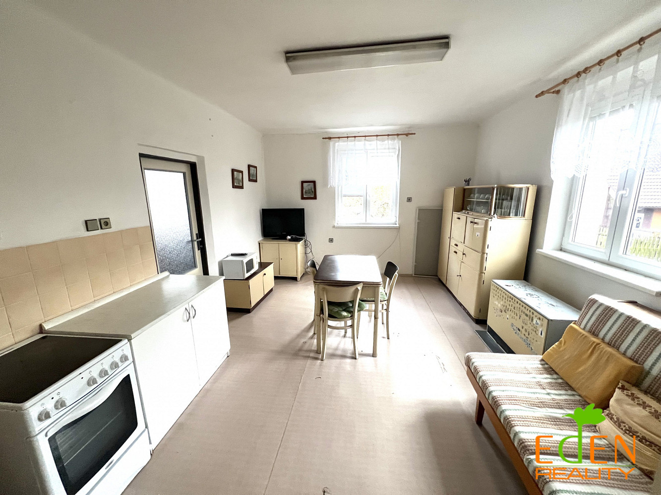Prodej domu 135 m² s pozemkem 878 m² – fotografie 2