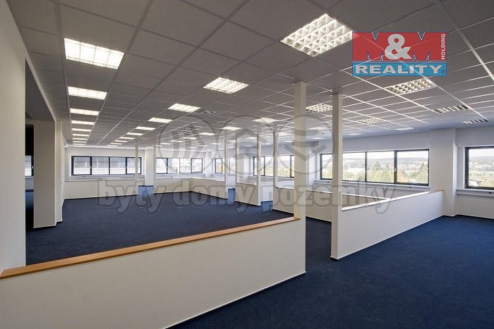 Pronájem kanceláře 808 m² — photo 2