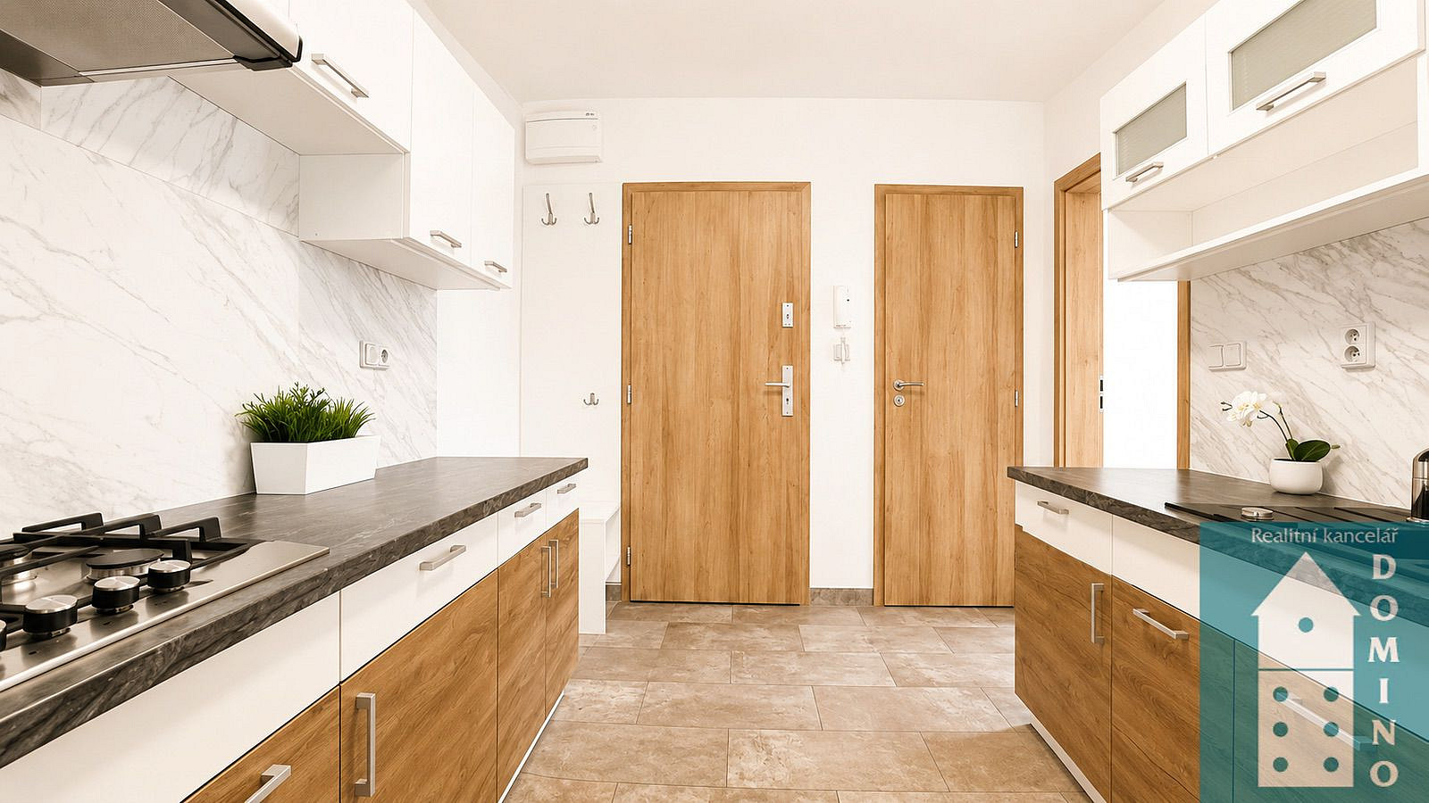 Pronájem bytu 2+1 62 m² – fotografie 3