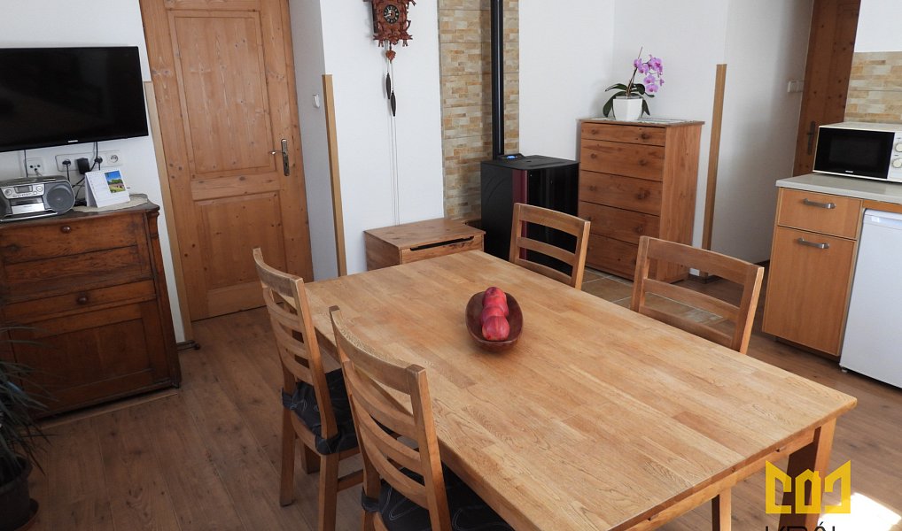 Prodej domu 178 m² s pozemkem 1 728 m², Bělá pod Bezdězem – náhled fotky 8