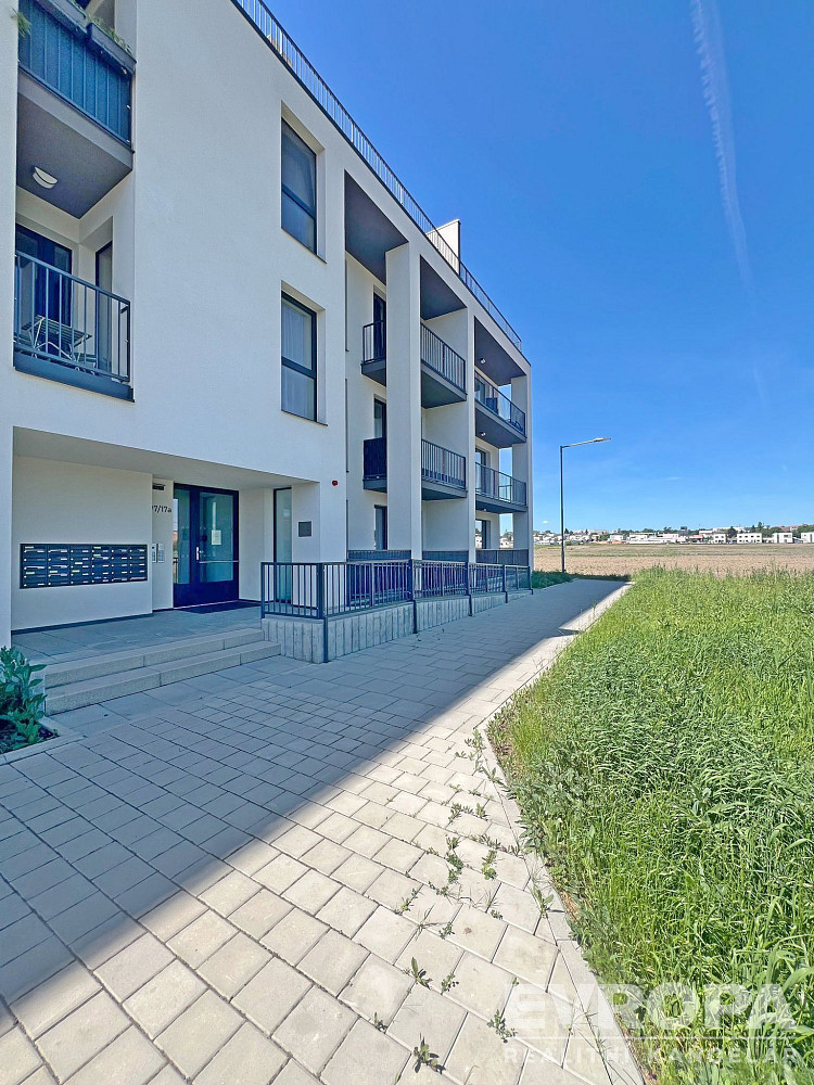 Pronájem bytu 3+kk 74 m²