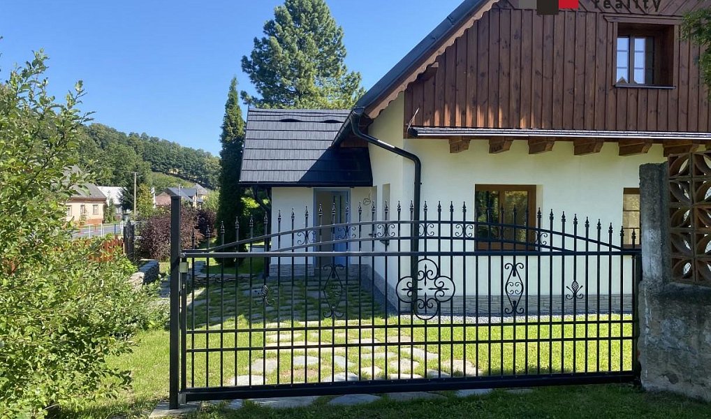 Prodej domu 177 m² s pozemkem 945 m², Janov – náhled fotky 33