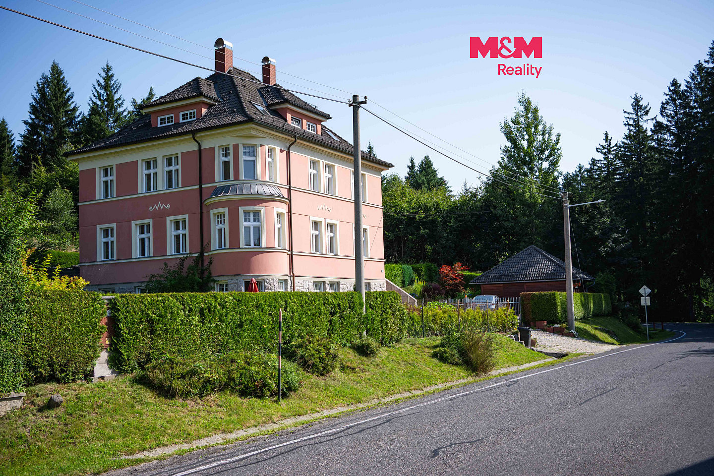 Prodej domu 330 m² s pozemkem 1 484 m²