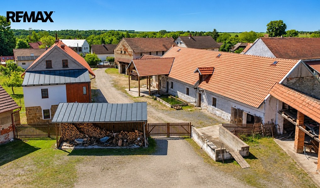 Prodej ubytovacího objektu 320 m², Kokořín – náhled fotky 12