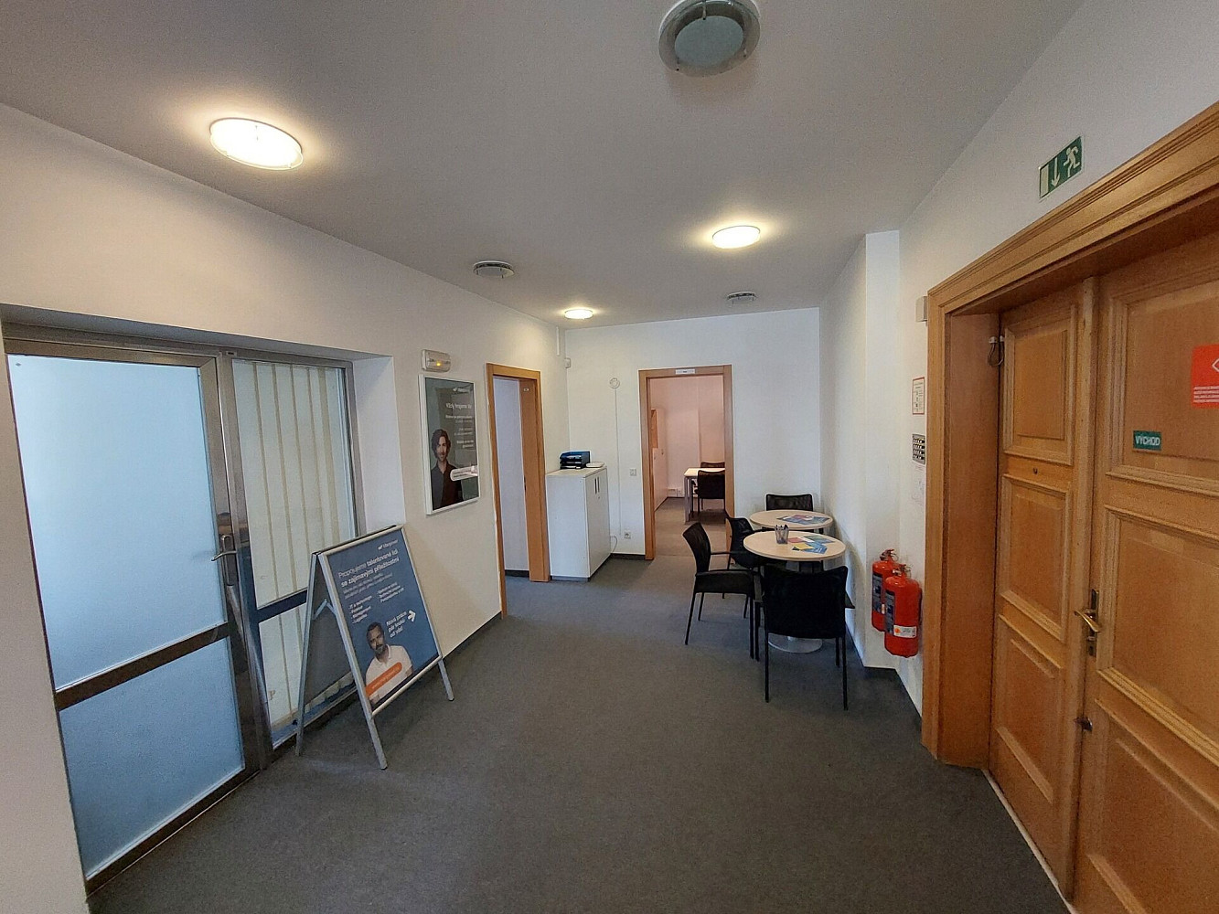 Pronájem kanceláře 260 m² – fotografie 2