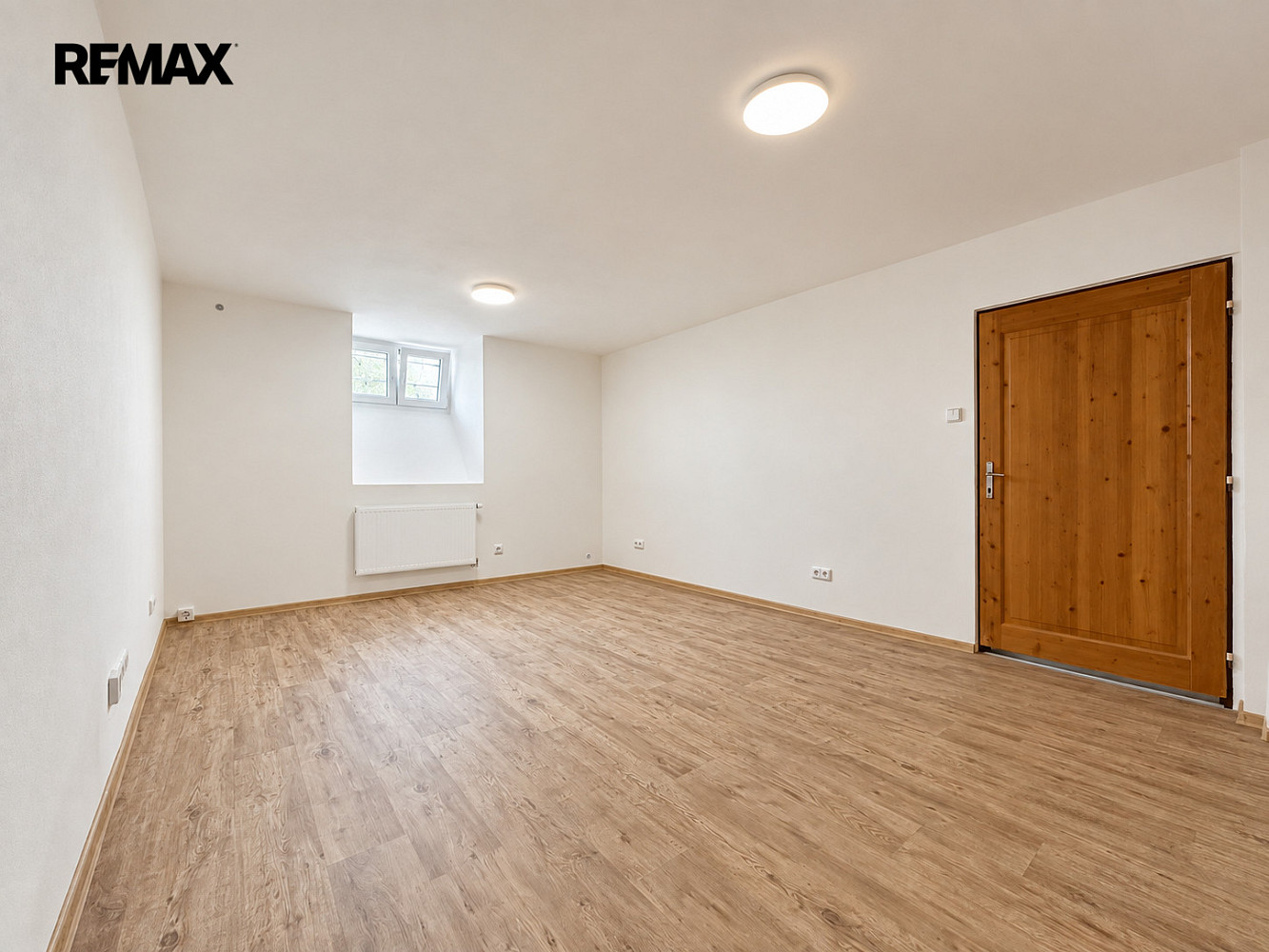 Pronájem bytu 1+1 42 m² – fotografie 2