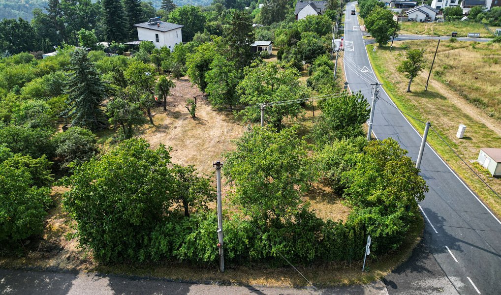 Prodej stavebního pozemku 808 m², Husinec – náhled fotky 4