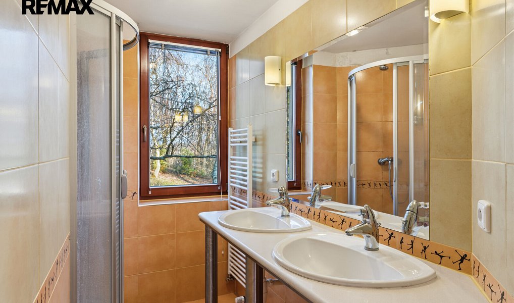 Prodej domu 311 m² s pozemkem 4 029 m², Velké Popovice – náhled fotky 33