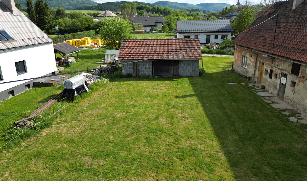 Prodej domu 352 m² s pozemkem 1 167 m², Ženklava – náhled fotky 2