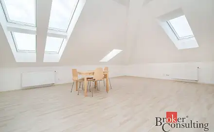 Pronájem bytu 2+kk 67 m², Generála Selnera, Kladno - Kročehlavy