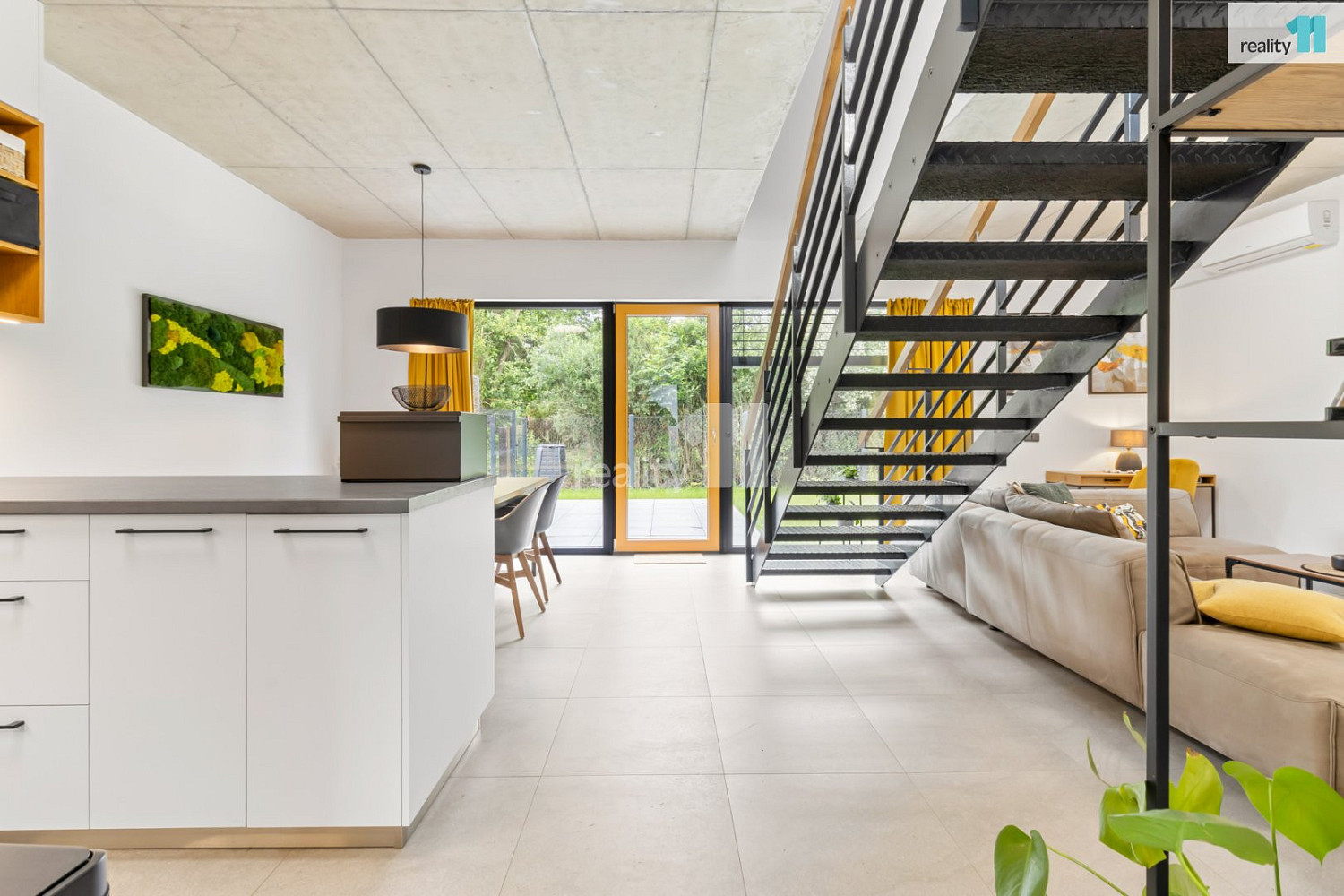 Pronájem bytu 3+kk 202 m² – fotografie 5