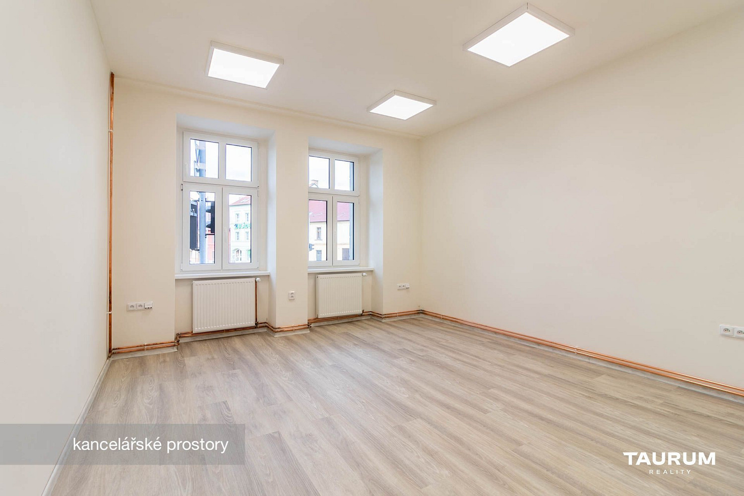 Pronájem kanceláře 69 m² – fotografie 2