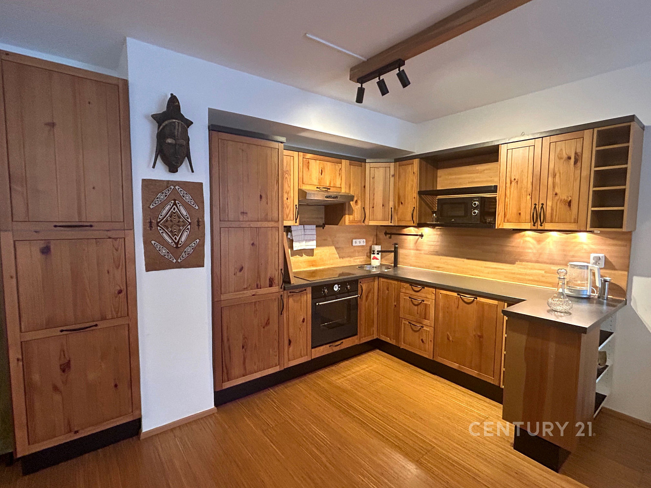 Pronájem bytu 2+kk 80 m² – fotografie 2