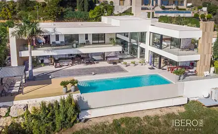 Prodej domu 616 m² s pozemkem 1 427 m², Benahavís, Španělsko
