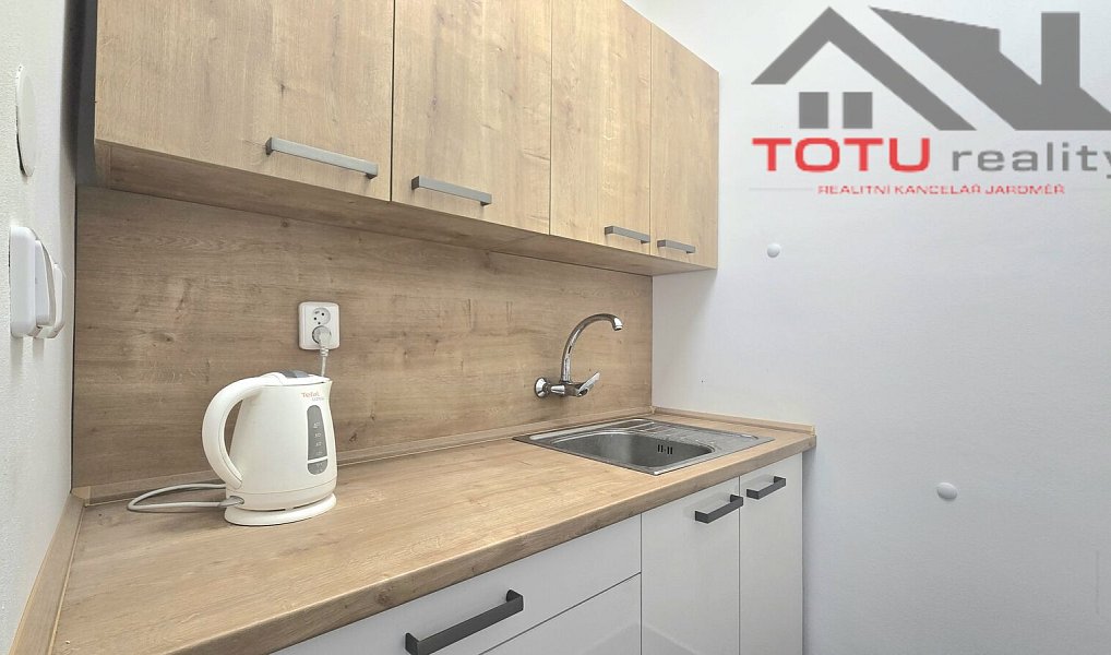 Pronájem kanceláře 19 m², Chrudim – náhled fotky 5