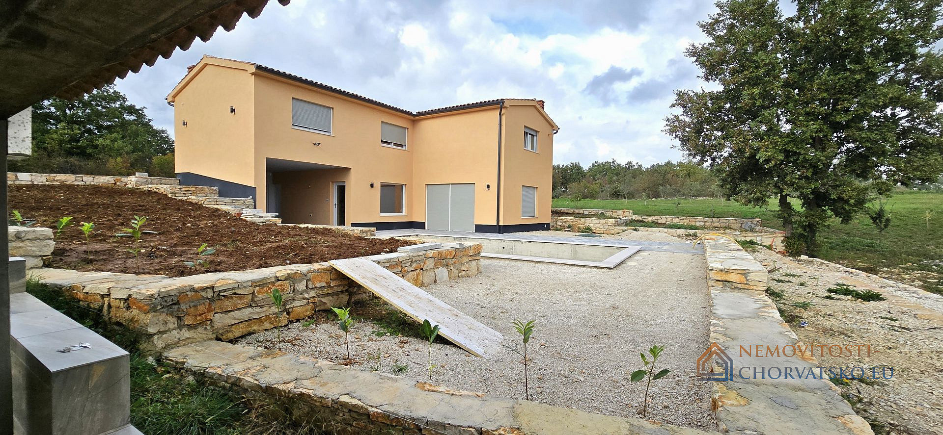 Prodej domu 190 m² s pozemkem 9 784 m² - Aanzicht 3