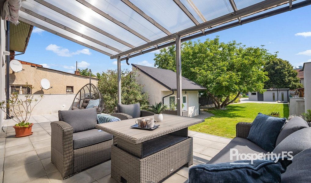 Prodej domu 176 m² s pozemkem 647 m², Knínice – náhled fotky 12