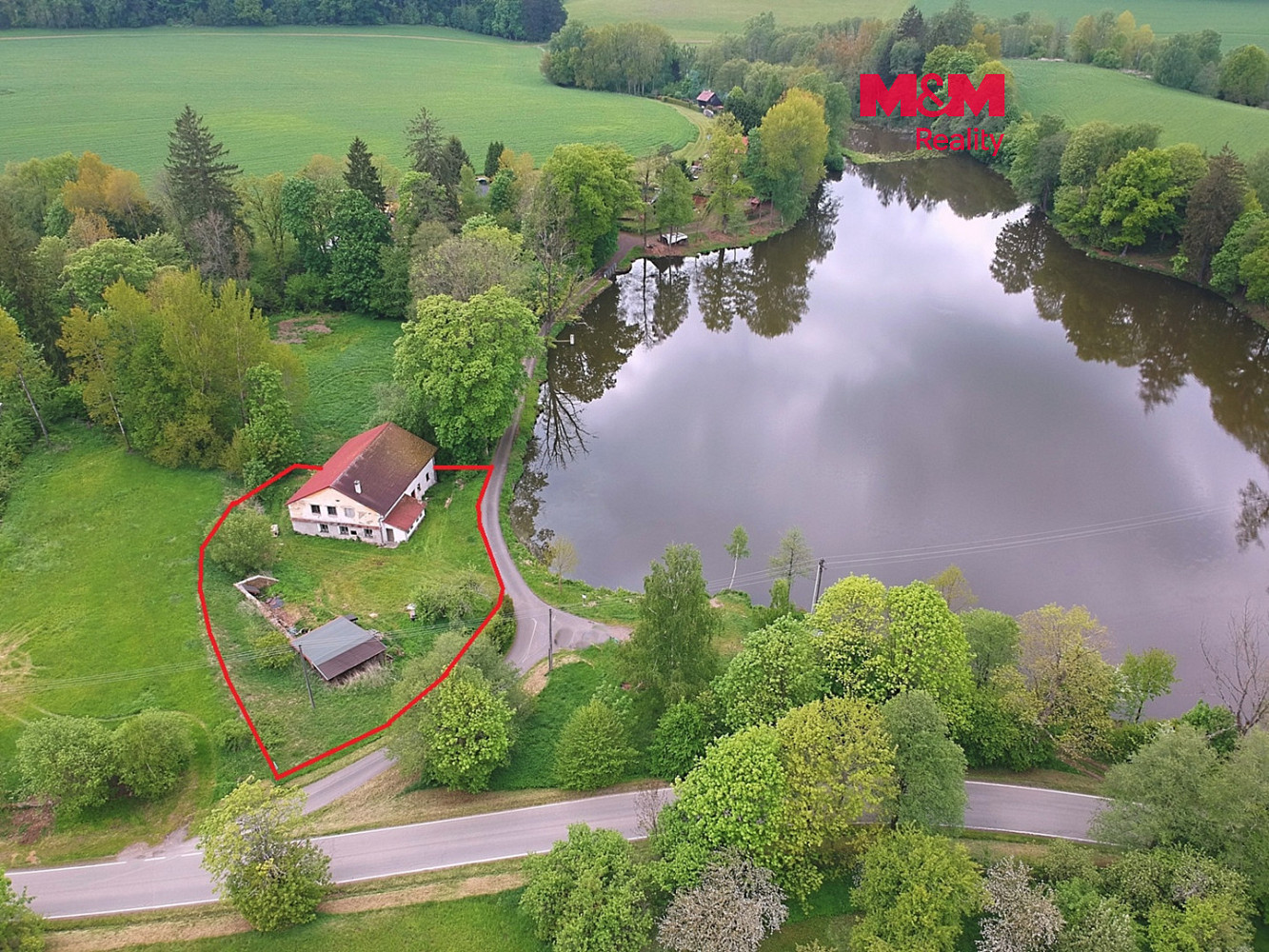 Prodej domu 290 m² s pozemkem 1 986 m²