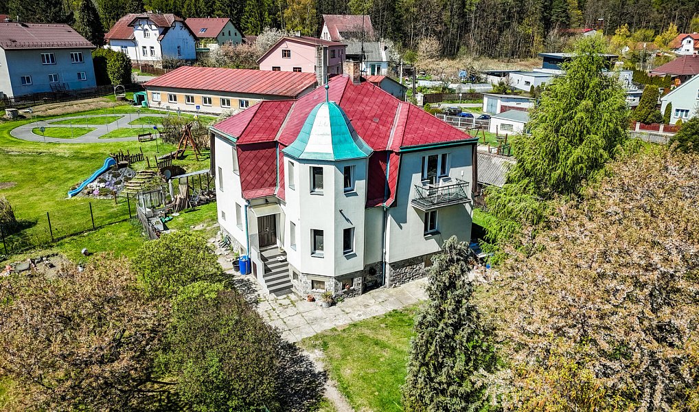 Prodej domu 240 m² s pozemkem 1 897 m², Podlesí – náhled fotky 3