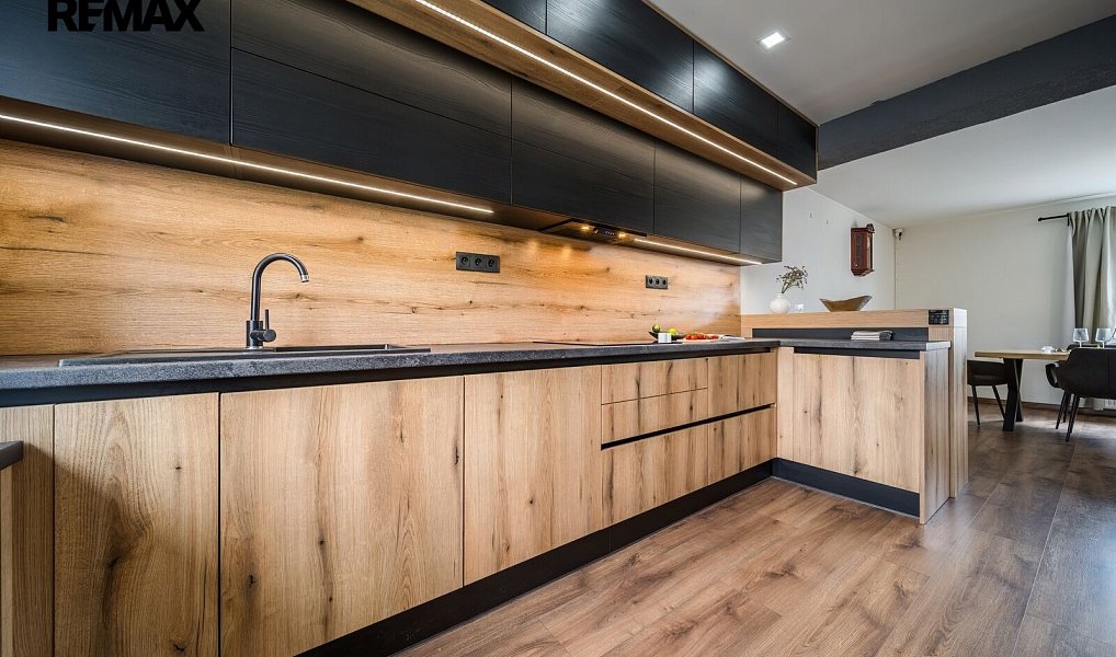 Prodej domu 290 m² s pozemkem 671 m², Ratíškovice – náhled fotky 19