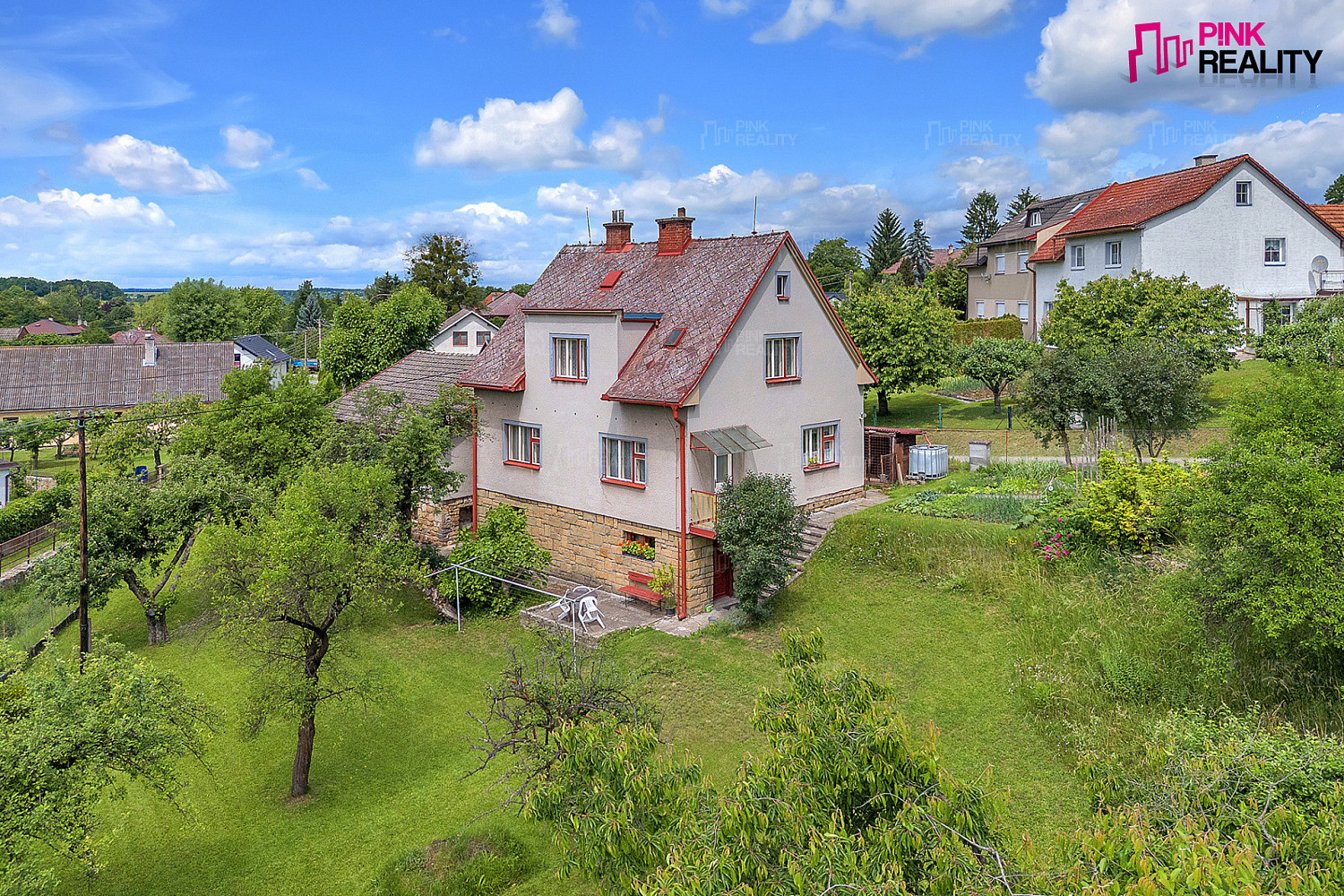 Prodej domu 179 m² s pozemkem 1 613 m²