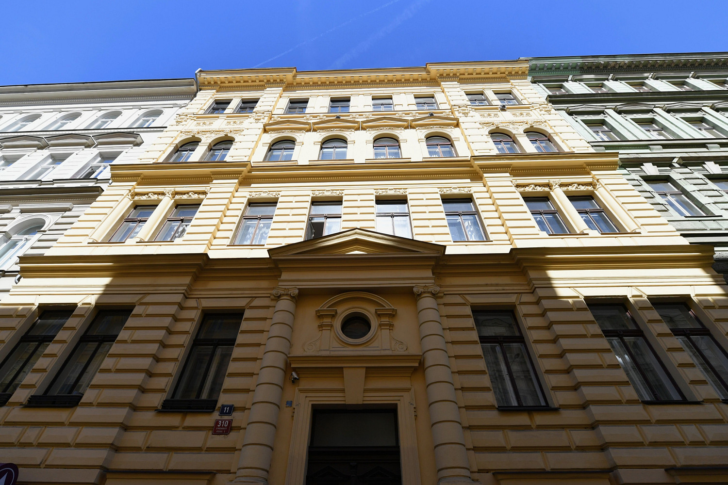 Prodej nájemního domu, činžáku 92 m²